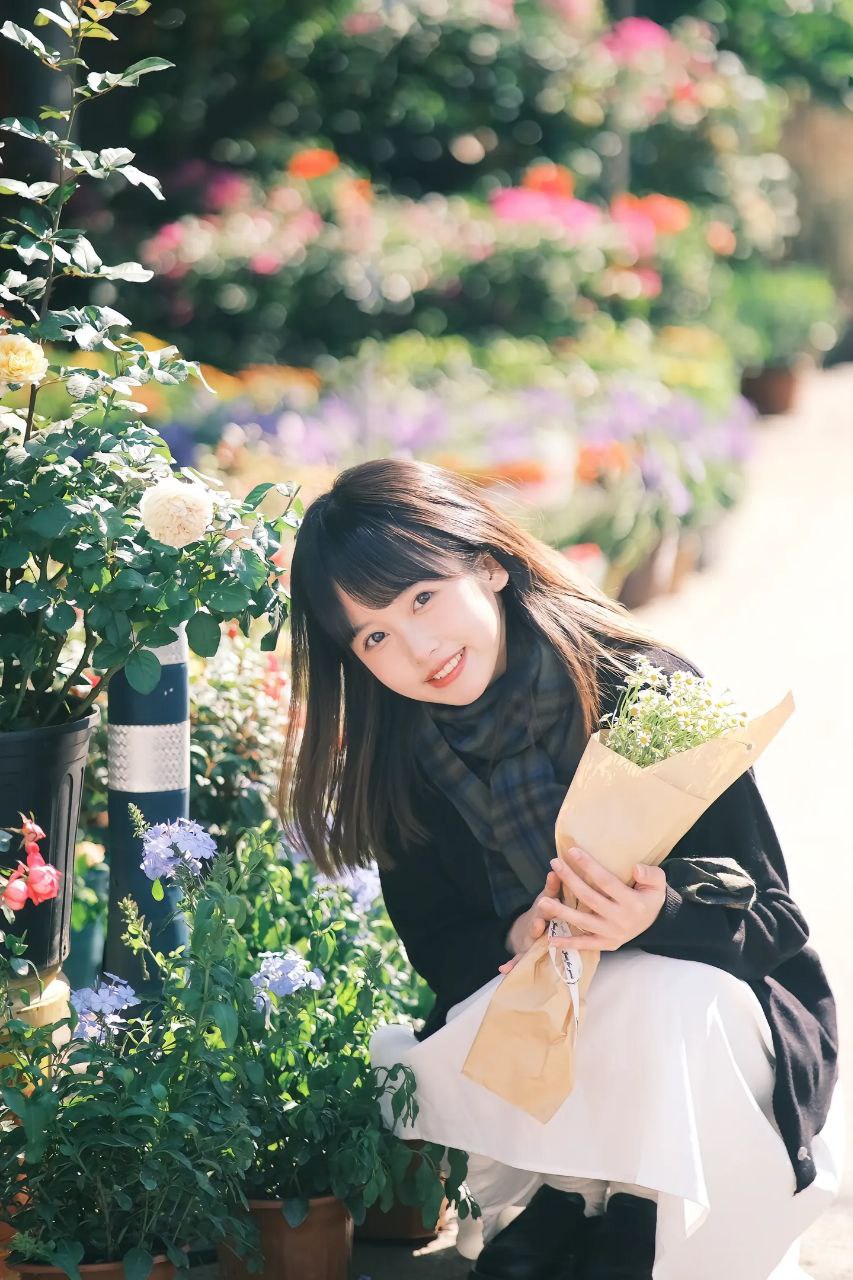 川渝明星“返乡潮”刷屏！半个娱乐圈提前回四川，背后是流量密码还是乡愁经济？