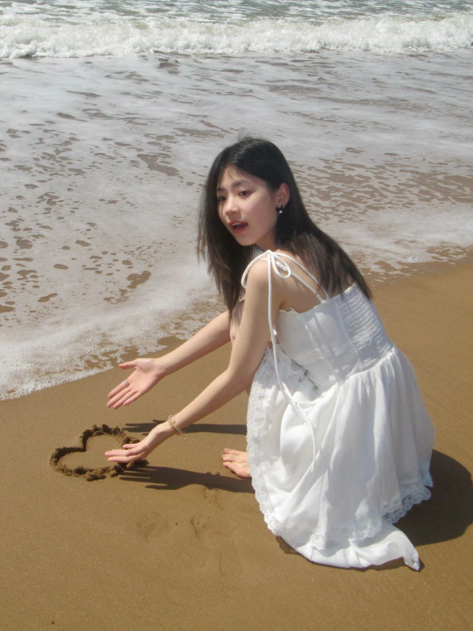 鞠婧祎星光大赏VCR引爆全网：是“四千年”的颜值巅峰，还是营销的又一次胜利？