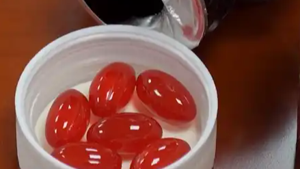 60元“神油”出厂价仅3元!被消保委约谈后,为何仍在电商平台狂卖?