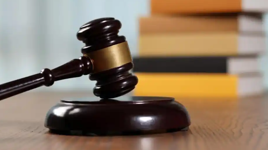 文身辅警被辞退：6年青春不敌“一纸规定”，公平还是偏见？