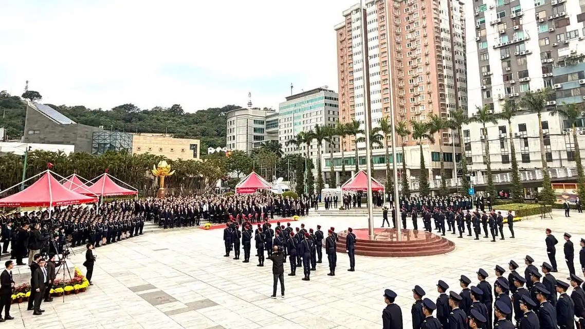 26年，从“漂泊”到“回家”，澳门这场升旗仪式为何让无数人热泪盈眶？