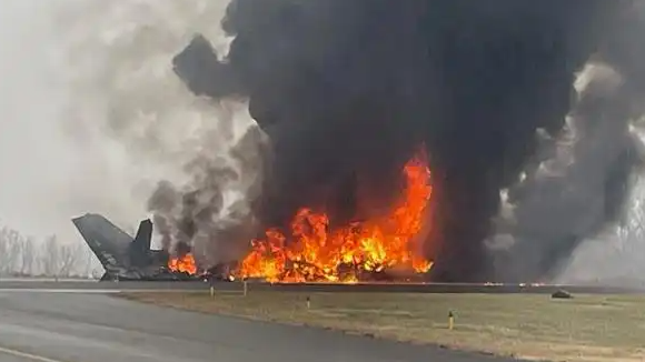 赛车传奇的悲情谢幕：比弗尔一家四口坠机殒命，安全警钟为谁而鸣？