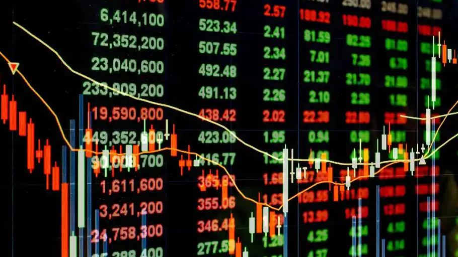 股市惊现“高台跳水”，网友神吐槽：曲面屏，这锅你背不背？