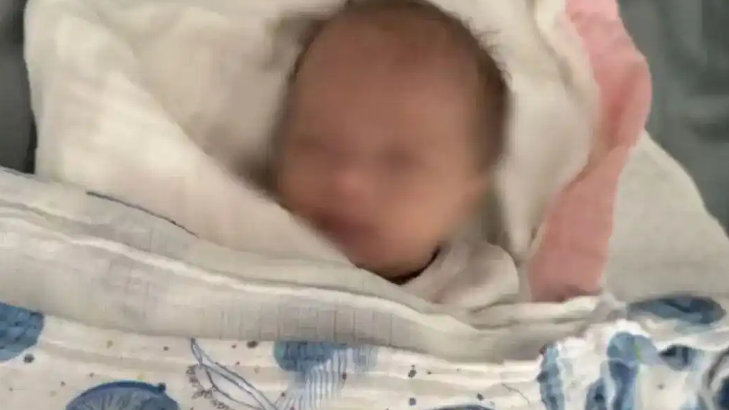 宁波小洛熙尸检报告出炉：卫健委回应背后，一个家庭的追问与医疗真相的博弈