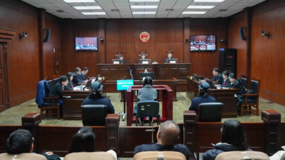 死刑缓期,精神病鉴定,家门口的悲剧背后:法律如何回应公众的“安全感”之问?