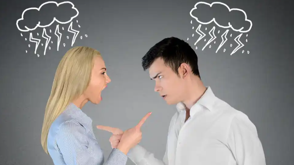 夫妻吵架,丈夫血管当场“气炸”!医生紧急手术,这个“情绪病”离你有多近?