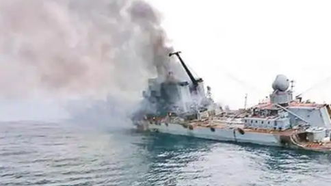 乌克兰无人机千里奇袭，俄军舰在“内湖”里海遇袭！战争边界再次被打破？