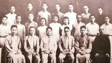 他不是演员,却“演”了一辈子商人:300大洋起家,如何成为中共地下经济战线的“红色资本家”?