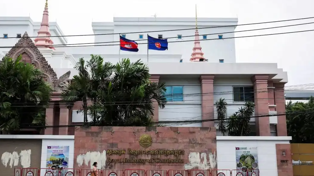 中国特使紧急飞抵金边灭火！柬泰边境枪声背后，一场大国外交的“无声博弈”正在上演